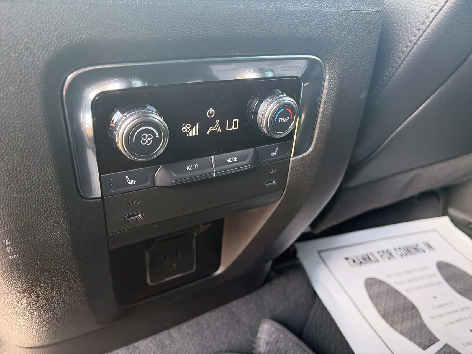 Used 2025 GMC Yukon Denali AWD/4WD image 26