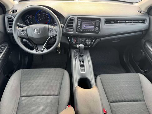 Used 2019 Honda HR-V LX image 11