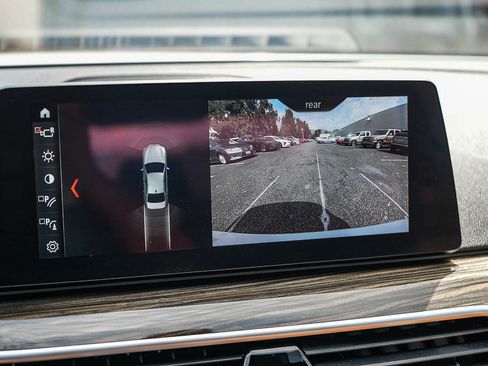 Used 2018 BMW 540i RWD image 23
