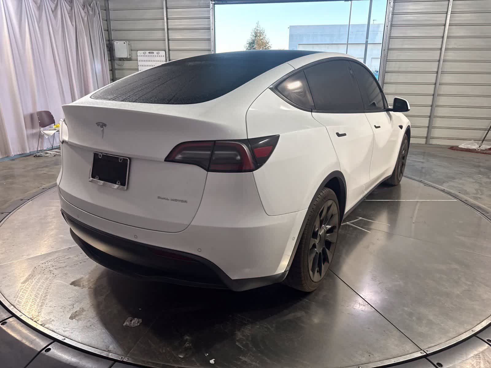 Used 2022 Tesla Model Y Long Range AWD/4WD image 5