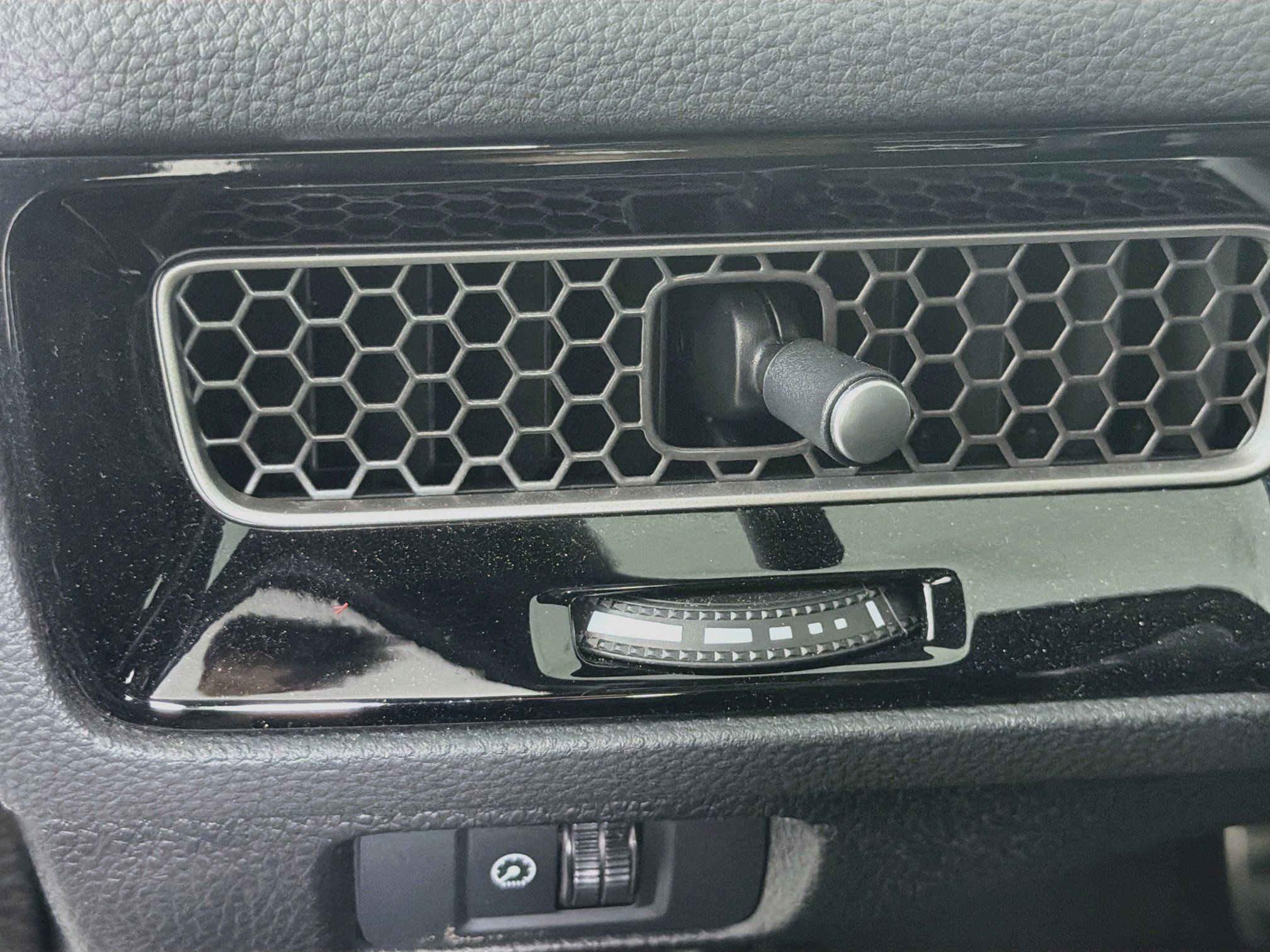 Used 2025 Honda Civic Sport image 16