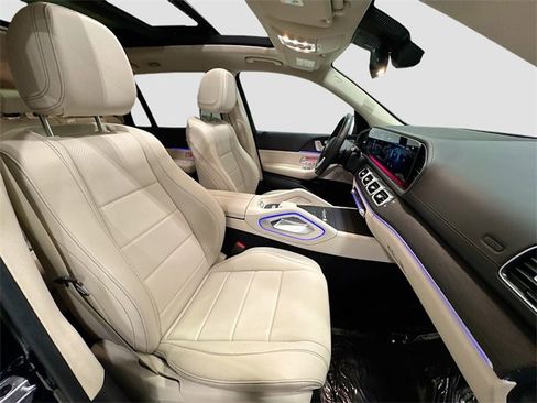 Used 2021 Mercedes-Benz GLS 450 4MATIC image 31