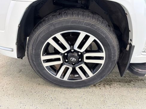 Used 2022 Toyota 4Runner Limited AWD/4WD image 11