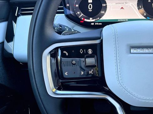 Used 2025 Land Rover Range Rover Sport image 23