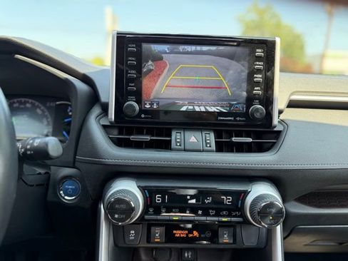 Used 2019 Toyota RAV4 Limited image 38