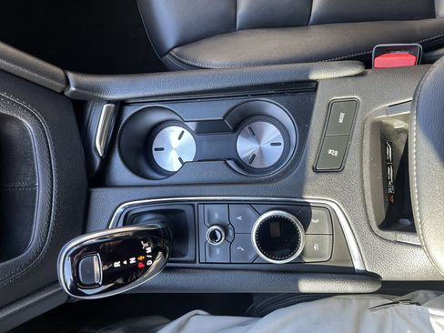 Used 2025 Cadillac XT6 Sport w/ Technology Package image 36