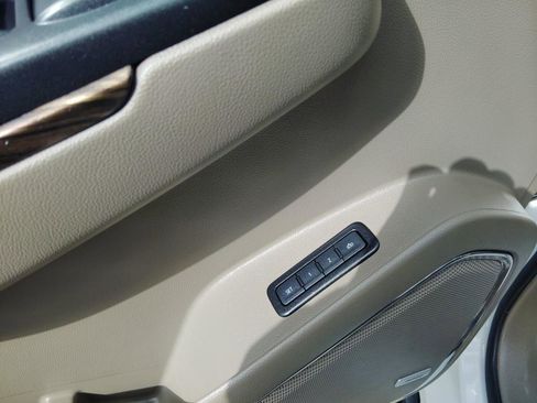 Used 2020 GMC Yukon SLT w/ Open Road Package image 13