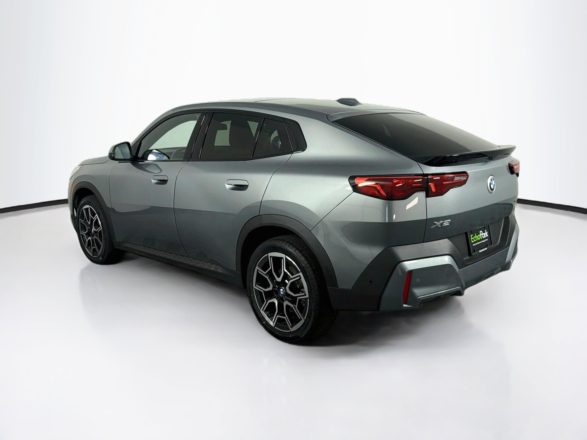 Used 2025 BMW X2 xDrive28i AWD/4WD image 5