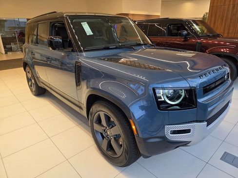 New 2025 Land Rover Defender 110 S image 7