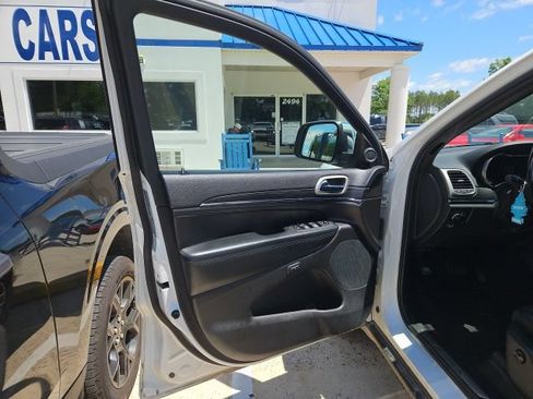 Used 2021 Jeep Grand Cherokee Limited w/ Luxury Group II RWD image 6