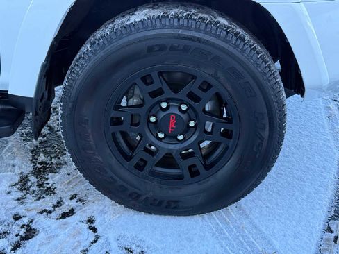 Certified 2024 Toyota 4Runner TRD Off-Road Premium image 8