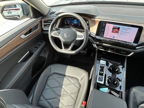 New 2026 Volkswagen Atlas SE FWD image 9