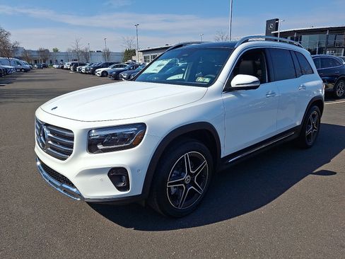 New 2026 Mercedes-Benz GLB 250 4MATIC image 3