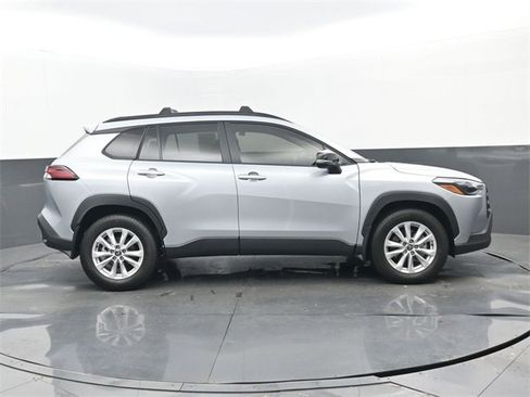 Used 2026 Toyota Corolla Cross LE w/ Moonroof Package image 2