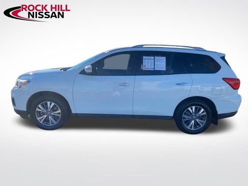 Used 2020 Nissan Pathfinder SV image 4