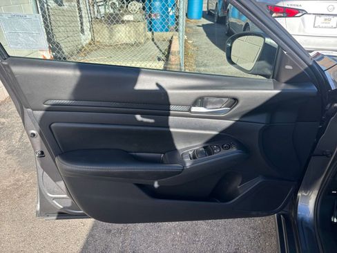 Used 2025 Nissan Altima 2.5 SV image 20