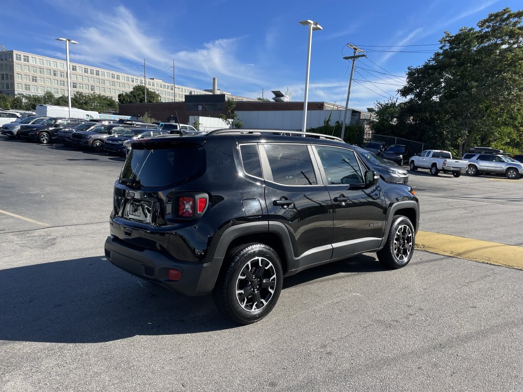 Used 2023 Jeep Renegade Latitude AWD/4WD image 8