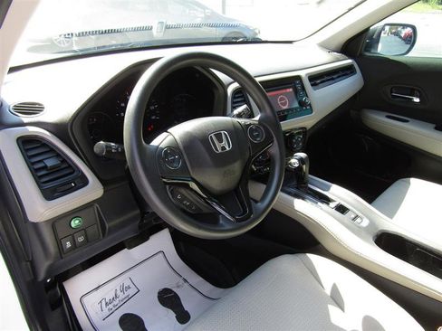 Used 2019 Honda HR-V LX image 12
