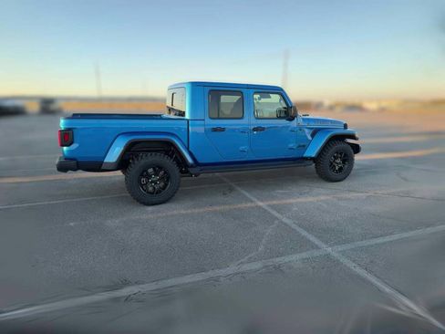 New 2025 Jeep Gladiator Sport image 13
