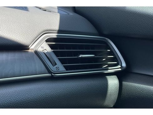 Used 2018 Honda Accord Touring image 29