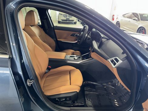 Used 2025 BMW 330i Sedan w/ Convenience Package RWD image 10