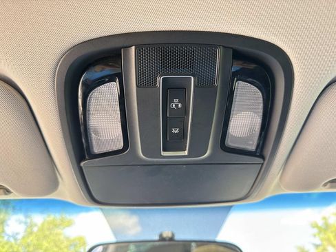Used 2017 Kia Sorento L FWD image 40