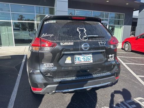 Used 2019 Nissan Rogue SV image 9