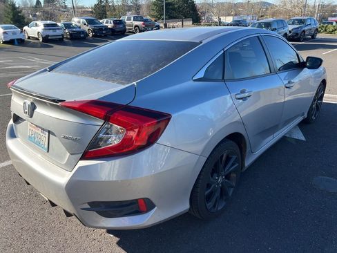 Used 2019 Honda Civic Sport image 4