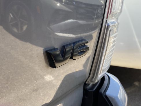 Used 2021 Toyota Tacoma TRD Sport w/ Technology Package RWD image 6