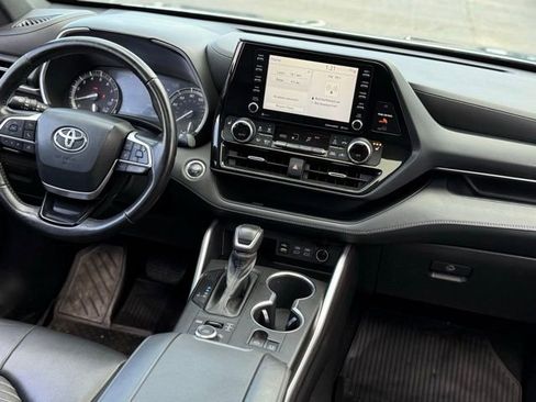 Used 2022 Toyota Highlander XSE image 21