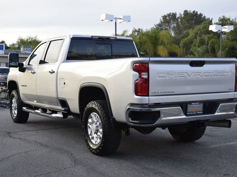 Used 2020 Chevrolet Silverado 2500 LTZ w/ LTZ Convenience Package image 11