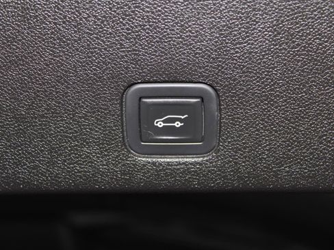 Used 2021 Cadillac XT6 Premium Luxury image 9