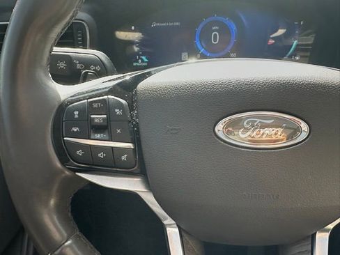 Used 2021 Ford Explorer Platinum w/ Equipment Group 601A AWD/4WD image 22