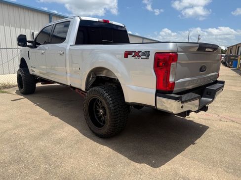 Used 2019 Ford F250 Lariat w/ Lariat Value Package AWD/4WD image 10
