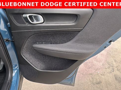 Used 2023 Volvo XC40 B5 Plus w/ Protection Package Premier image 26