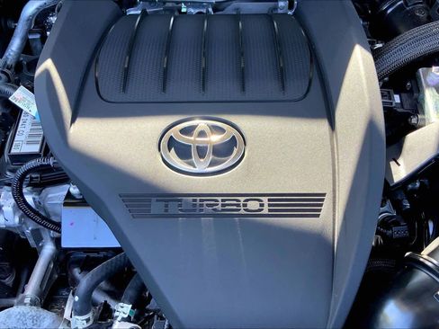 Used 2025 Toyota Highlander Limited AWD/4WD image 33
