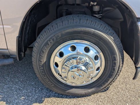 Used 2019 RAM 3500 Big Horn image 11