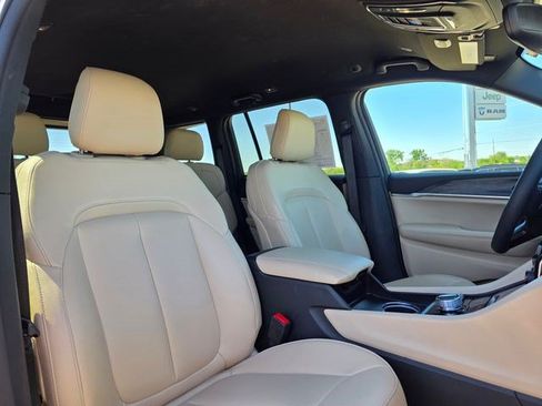 Used 2024 Jeep Grand Cherokee Limited AWD/4WD image 18