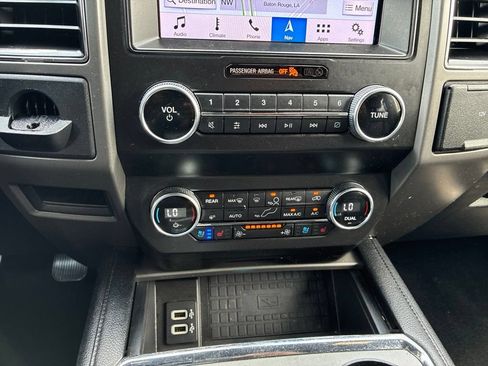 Used 2019 Ford Expedition XLT w/ Equipment Group 202A RWD image 29