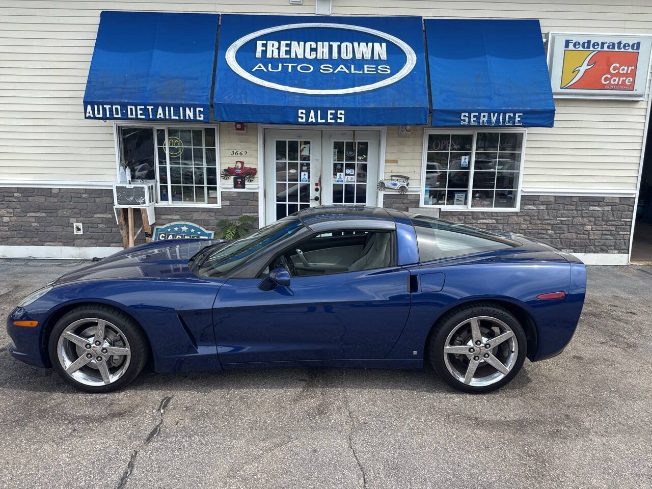 Used 2007 Chevrolet Corvette Coupe w/ Preferred Equipment Group RWD image 3