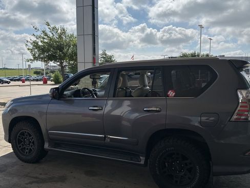 Used 2015 Lexus GX 460 w/ Premium Package AWD/4WD image 4