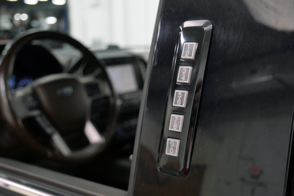 Used 2018 Ford F350 Limited AWD/4WD image 17