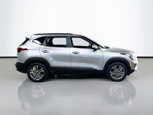 Certified 2022 Kia Seltos S image 8