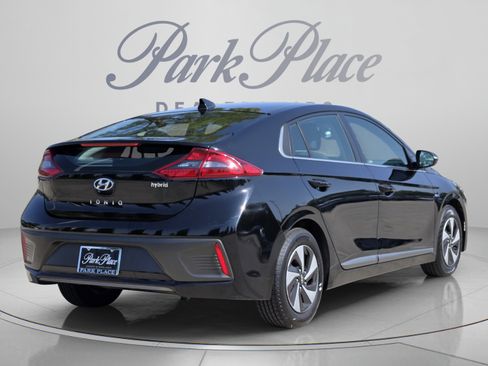 Used 2017 Hyundai Ioniq SEL FWD image 5