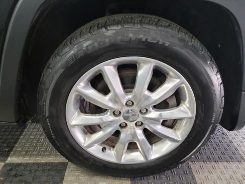 Used 2015 Jeep Cherokee Limited w/ Luxury Group image 27