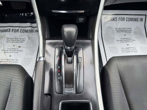 Used 2017 Honda Accord LX image 24
