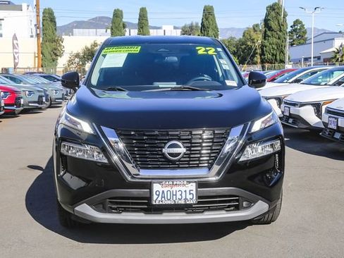Used 2022 Nissan Rogue SV image 3