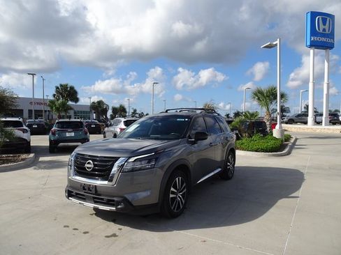 Used 2023 Nissan Pathfinder Platinum w/ Cargo Package image 1