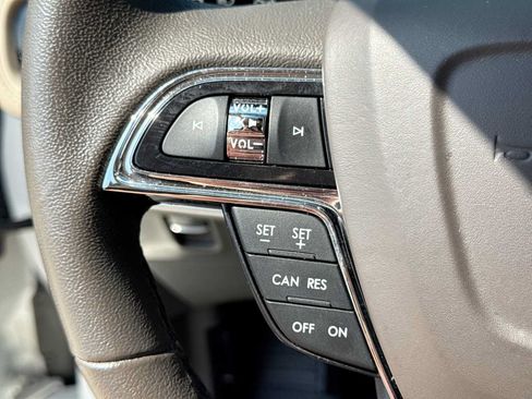 Used 2023 Lincoln Nautilus AWD w/ Premium Package image 22
