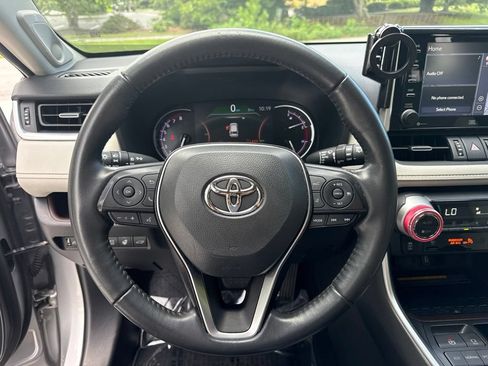 Used 2021 Toyota RAV4 Limited FWD image 22